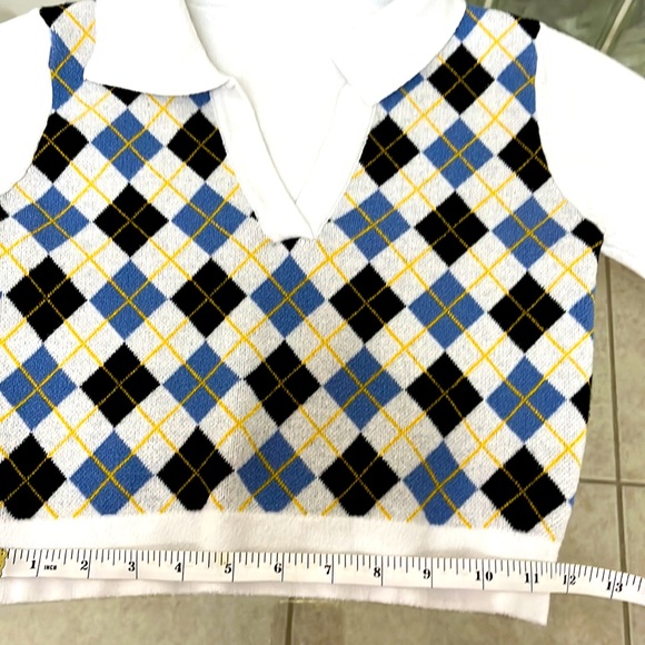 Preppy pull on. Vee neck. Collared. Argyle Diamond pattern. GIRLS size small. - Picture 7 of 7